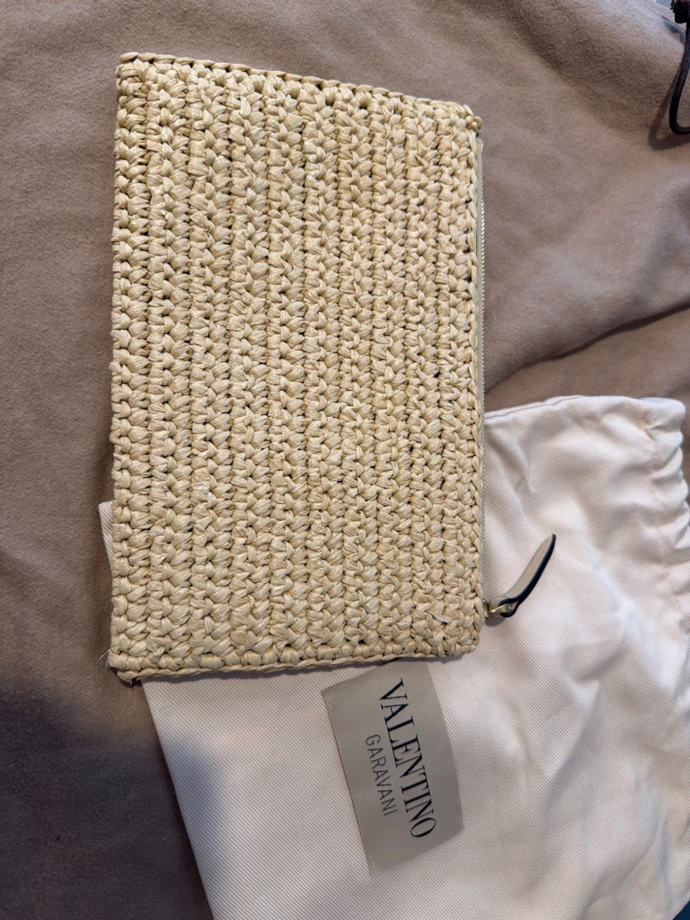 Valentino raffia pouch - Picture 3 of 4